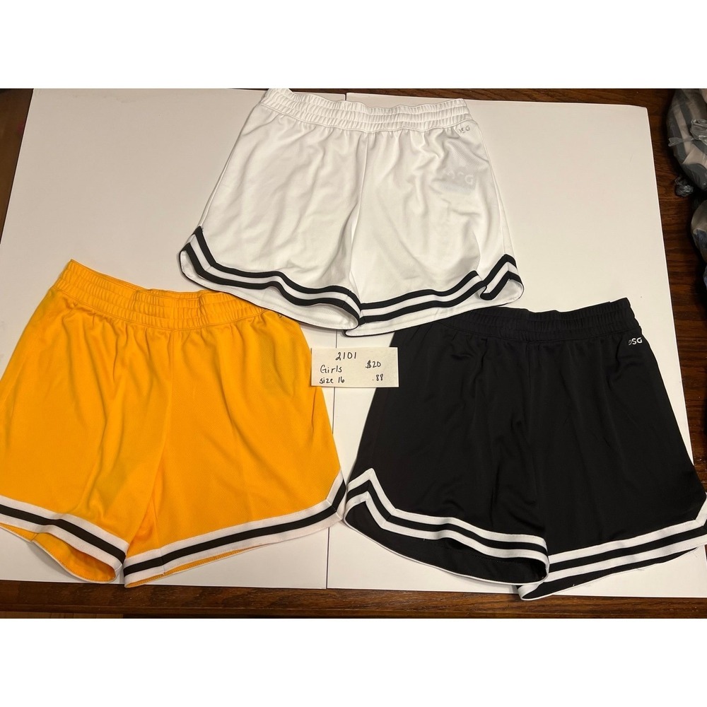 Girls size 16 shorts (2101)‎